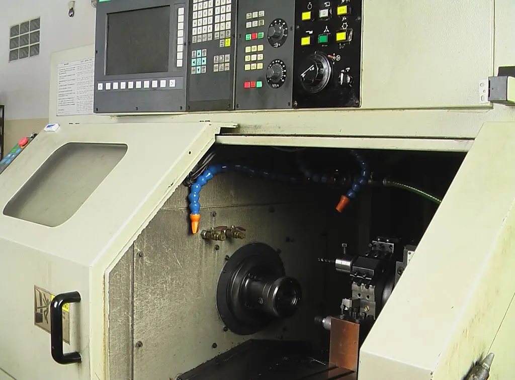 Detail CNC automatu